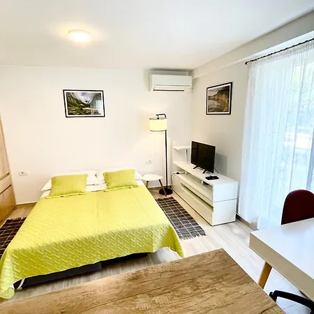 Velin Apartman *